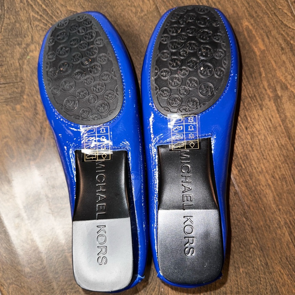 Michael Kors Amber Crinkled Patent Leather Moccasins Blue Women’s Size 7M NIB - Picture 11 of 16
